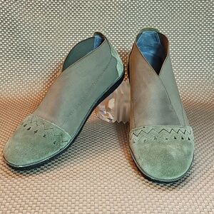 Sundance Cute & Comfy Loafers - 7½-8 / 38 - Soft Mossy Green